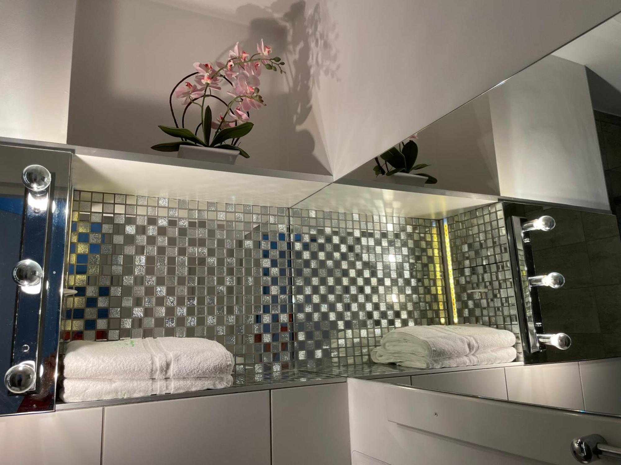 Good Time Center Apartment